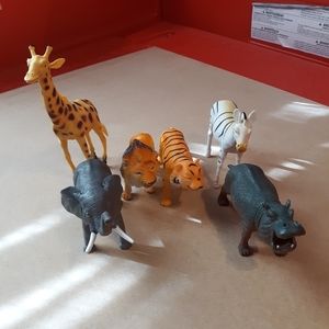 Safari animal plastic toys 6 pieces.